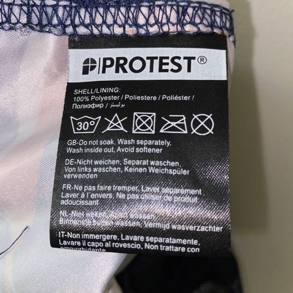 Protest Prtleuca Swim Short Tropical - Picture 6 of 7